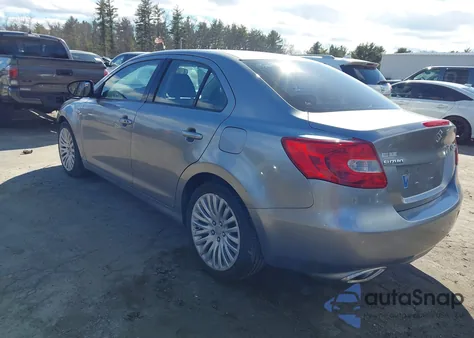 2011 Suzuki Kizashi Se z USA, uszkodzony, nr VIN JS2RF9A39B6110425